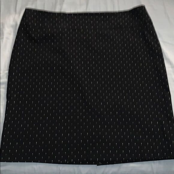 EUC Black Stretch Skirt - Picture 2 of 5